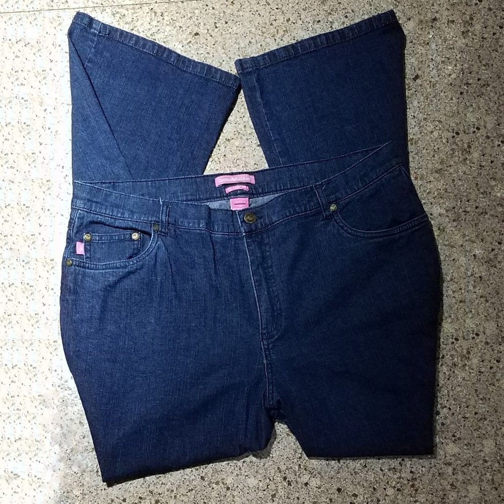 NWOT Straight Leg Blue Jeans